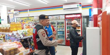 Anggota Giat Patroli pantau dan cek mesin ATM di malam hari