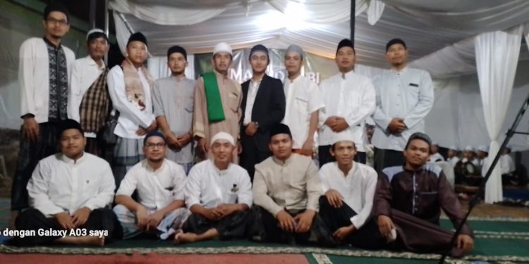 Pemuda RT 02/05 Selaawi Desa Caringin Kulon Gelar Peringati Maulid Nabi Muhammad Saw Di Mushola Nurul Iman