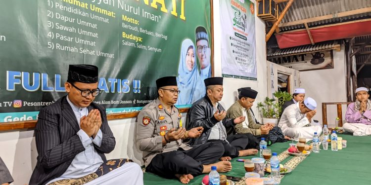 Kapolsek Lembursitu Hadiri Peringatan Maulid Nabi Muhammad SAW 1445 H