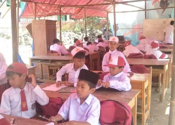Miris, Ruang Kelas Alami Kerusakan Berat Ratusan Murid Terpaksa Laksanakan KBM di Tenda Darurat