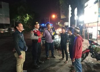 Patroli Malam Hari, Polisi Berikan Himbauan Kepada Pemuda dan warga masyarakat