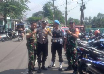 Sinergitas TNI Polri Babinkamtibmas Polsek Lembursitu dan Babinsa Selalu Menjaga Kamtibmas