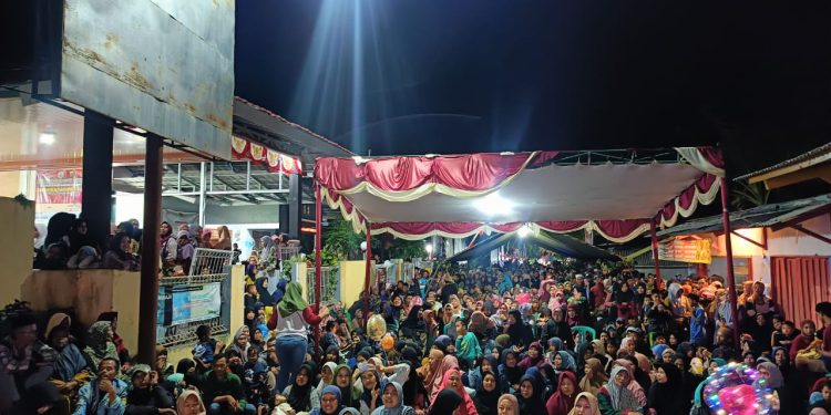 Antusias Ratusan Masyarakat Desa Damarraja Saat Ustadz Ohang Hadir Pada Puncak Acara HUT Desa Damarraja