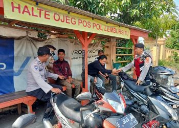Sambangi Pangkalan Ojek, Patroli Samapta Berikan Himbauan Kamtibmas