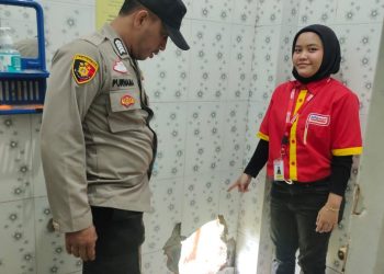 Polres Sukabumi Lakukan Olah TKP Pasca Dibobolnya Minimarket Di Cidadap