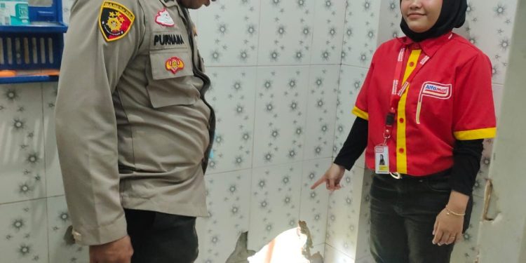 Minimarket Di Cidadap Dibobol Maling, Polisi Olah TKP