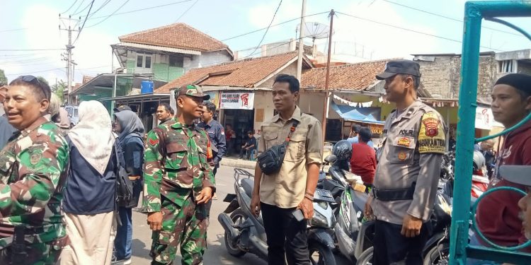 Perkuat Sinergitas TNI-Polri, Bhabinkamtibmas Bersama Babinsa Sambangi Warga Binaan