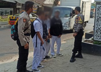Bubaran Anak Sekolah Merupakan Kewajiban Polsek Lembursitu Untuk di Antisipasi