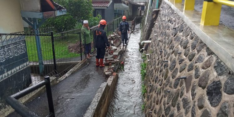 Akibat Hujan Deras, Tanggul Ponpes Asirojul Munir Jebol
