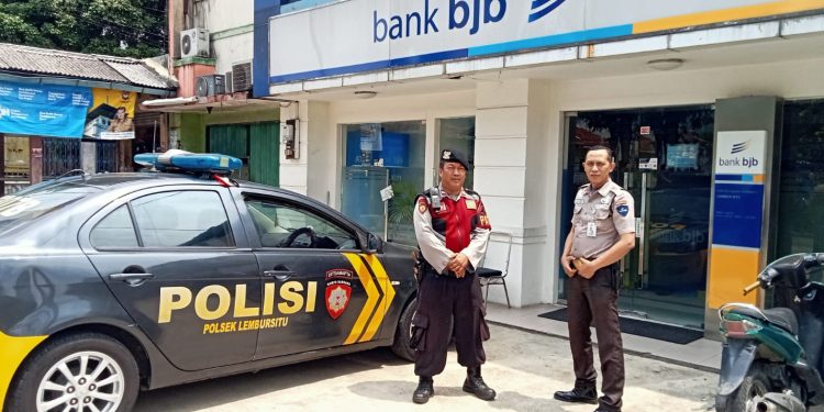 Ciptakan Situasi Kamtibmas Anggota Samapta Patroli Dialogis Security