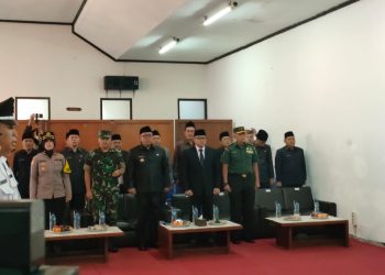 Dandim 0607/Kota Sukabumi Hadiri Pengambilan Sumpah dan Pelantikan Kepala Desa Hasil Pemilihan Kepala Desa Serentak Siklus II Gelombang II Tahun 2023