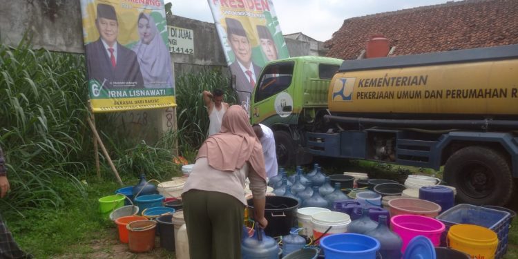 Dengan Menggandeng PDAM Tirta Jaya Mandiri Yayasan Jorelat Salurkan Air Bersi Ke Kp Kamandoran