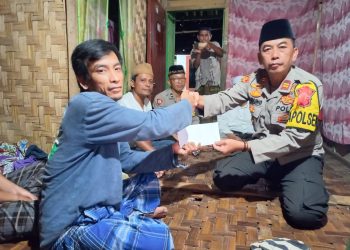 Seorang anak difabel Idap Penyakit Tumor, Kapolres Sukabumi Salurkan Bantuan