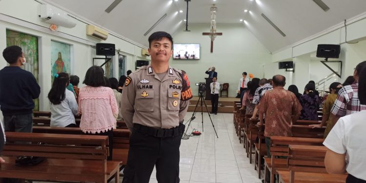 Ciptakan Keamanan, Polisi Rutin Pam Gereja Setiap Hari Minggu