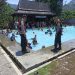 Ciptakan Kondusifitas Yang Aman Anggota Polsek Lembursitu Sambangi Wisata Kolam Renang
