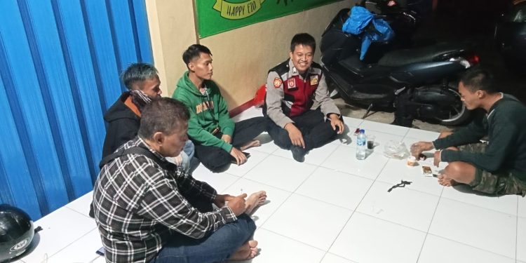 Cegah Gangguan Kamtibmas Malam Hari, Anggota Samapta Intensifkan Patroli dialogis