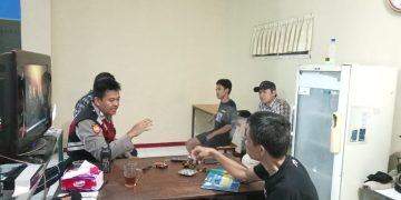 Patroli Dialogis Malam Hari, Upaya Anggota Polsek Lembursitu Cegah Gangguan Kamtibmas