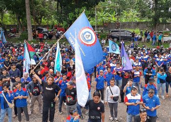 Tolak Kenaikan Upah 30 Ribu, Ribuan Buruh Gelar Unjuk Rasa Buruh : Kami Selalu Di Dzolimi