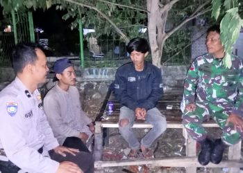 TNI POLRI Sambang Warga Dengan Humanis Sampaikan Pesan Kamtibmas Kepada Warganya