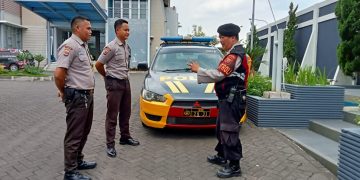 PS Kanit Samapta Polsek Lembursitu Patroli Dialogis Dengan Petugas Satpam, Sambangi Perusahaan PT SCM Sampaikan Himbauan Kamtibmas