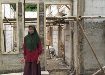 Senyum Ai Solihat Warga Kampung Delepeng Saat Rumahnya Di Bangun Dinas Perkim