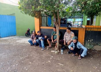 Temui Juru parkir, Bhabinkamtibmas Polsek Lembursitu  berikan Pesan Kamtibmas