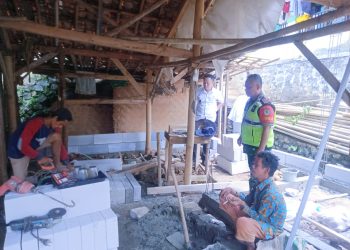 Dinas Perkim Gulirkan Empat Titik Bantuan Rutilahu Di Desa Ubrug, Ini Kata Kades