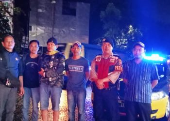 Polisi Berikan Himbauan Kepada Warga Masyarakat Dengan Melaksanakan Patroli Malam Hari