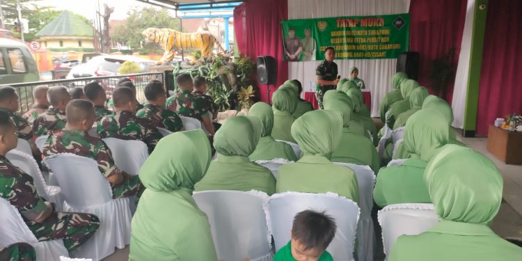 Kunjungan kerja Dandim 0607/Kota Sukabumi dan Ketua Persit KCK. Cab. XVII Dim 0607/Kota Sukabumi ke Koramil 0607-09 / Cisaat