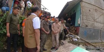 BNPB di Dampingi Wakbup Sukabumi, Tinjau Para Korban Bencana Pergerakan Tanah di Tegalkaso Bencoy