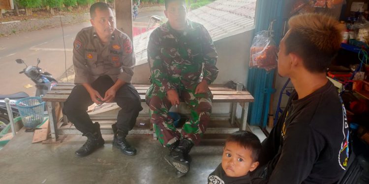 Bentuk Sinergitas TNI – Polri, Bhabinkamtibmas Bersama Babinsa Melaksanakan Sambang Warga Binaan