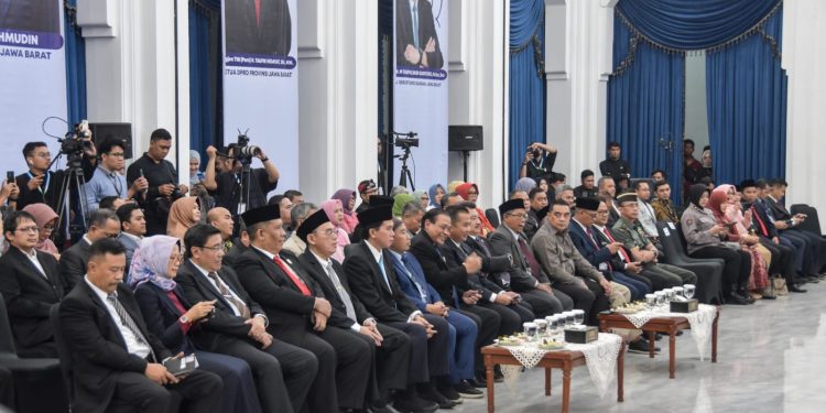 Kemenkumham Jabar Raih Predikat Badan Publik Kategori Instansi Vertikal “Informatif” Pada Penganugerahan Keterbukaan Informasi Publik 2023