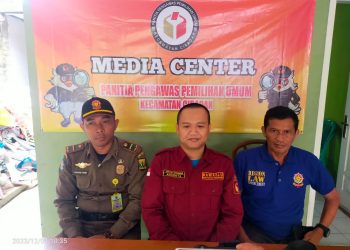 Panwascam Cibadak Menggelar Konferensi Press Dalam Mengawasi Pemilu 2024