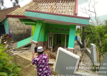 Diduga Pergerakan Tanah, Sejumlah Rumah Warga di Tegalkaso Desa Bencoy Sukabumi Rusak Berat