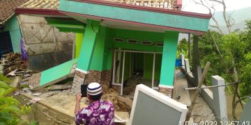 Diduga Pergerakan Tanah, Sejumlah Rumah Warga di Tegalkaso Desa Bencoy Sukabumi Rusak Berat