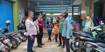 Patroli Polsek Lembursitu Laksanakan Dialogis Dengan Juru Parkir