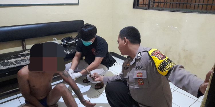 Sempat Diamuk Massa, Seorang Terduga Pencuri Akhirnya di Amankan Polisi