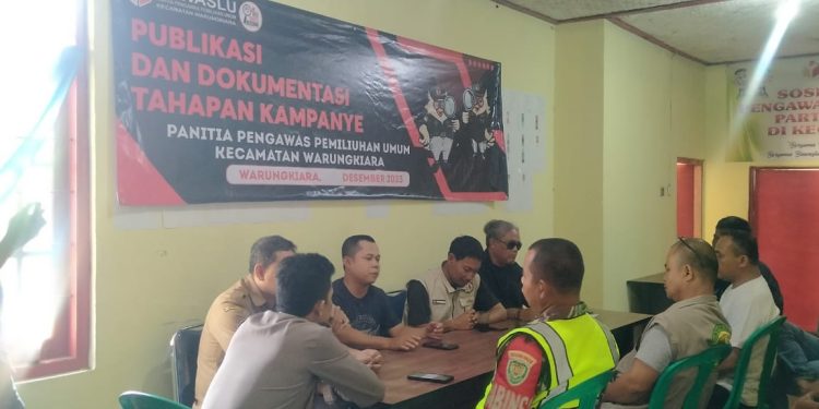 Ketua Panwaslu Gelar Rapat Pendistribusian Logistik Pemilu 2024
