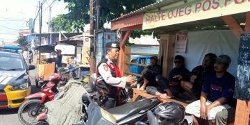 Sambangi Pangkalan Ojek, Patroli Samapta Berikan Himbauan Kamtibmas