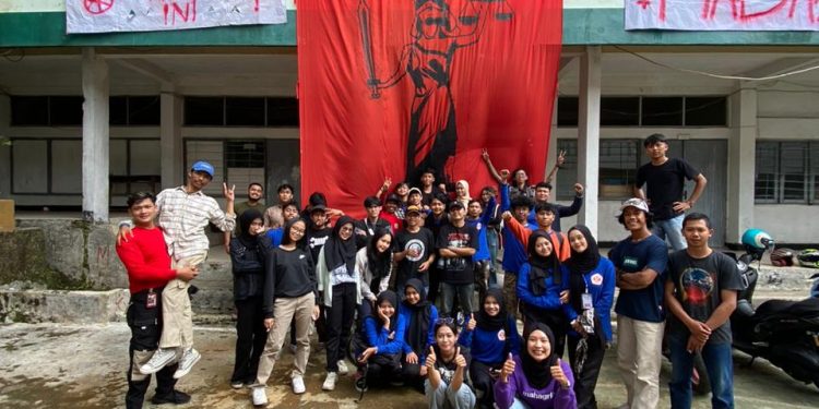 Mahasiswa STH PASUNDAN SUKABUMI Sambut mahasiswa baru