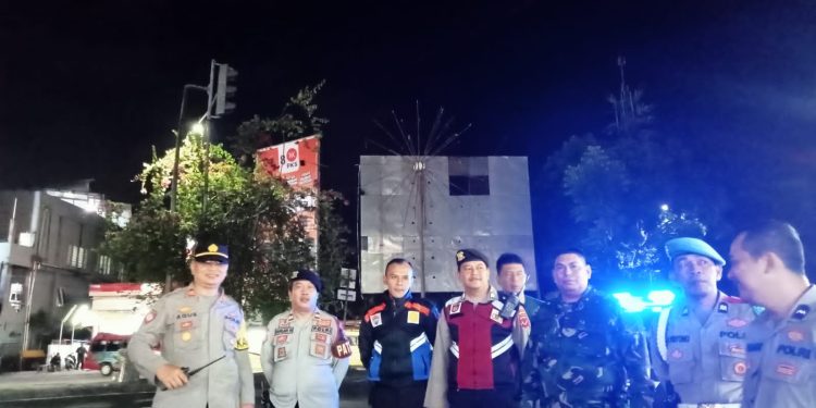 Tingkatkan Keamanan Wilayah, Kapolsek Lembursitu Pimpin Giat KRYD