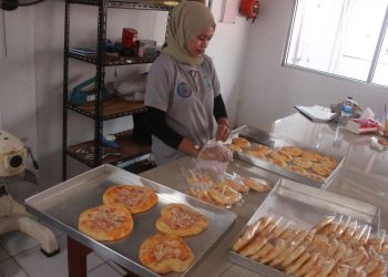 Meski Menjadi WBP, Perempuan Satu Ini Berkreasi Membuat Roti Dan Pizza Di Lapas Warungkiara