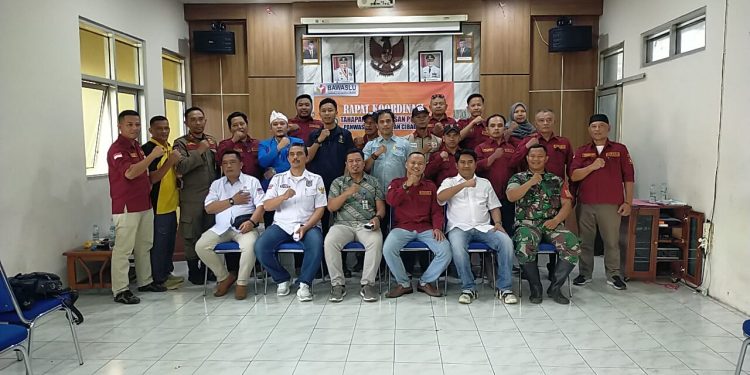 Panwascam Cibadak Menggelar Rapat Koordinasi Tahapan Pemilu