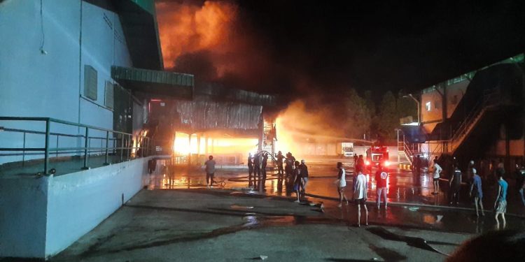 Polisi Amankan Lokasi Kebakaran Pabrik di Cicurug Sukabumi