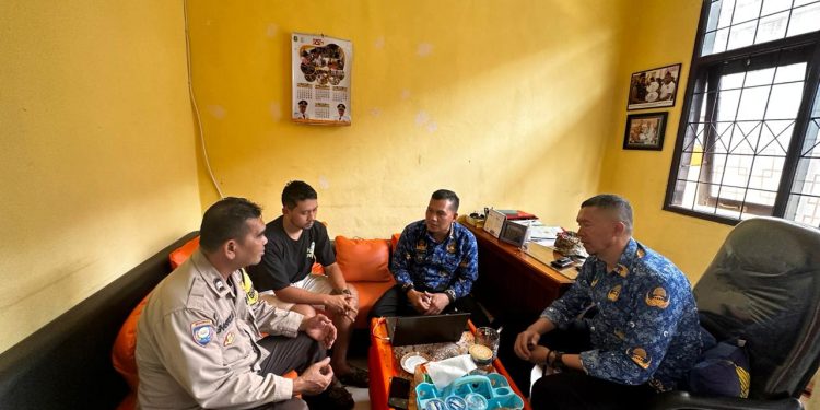 Wujudkan Sinergitas Dengan Warga Bhabinkamtibmas Rutin Laksanakan Sambang