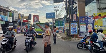 Personel Polsek Lembursitu Laksanakan Gatur Pagi, Guna Melancarkan Bagi Pengguna Jalan