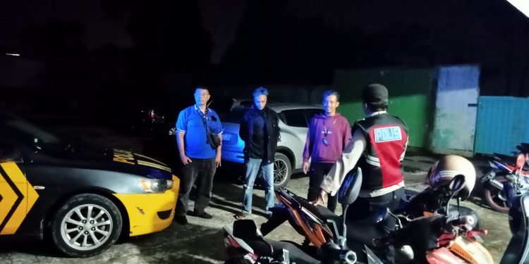 Ciptakan Rasa Aman Polsek Lembursitu Lakukan Patroli Malam