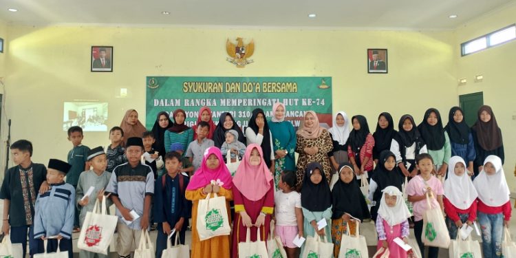 Dalam Momentum Kebersamaan Yonif 310/KK Bersama Anak Yatim Piatu, Pesan Mengharukan Disampaikan Kakorum Untuk TNI Di Papua