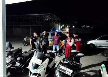 Patroli Dialogis Malam Hari, Upaya Anggota Polsek Lembursitu Cegah Gangguan Kamtibmas