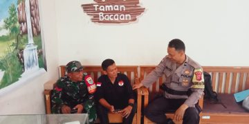 Sinergitas TNI POLRI, Bhabinkamtibmas Polsek Lembursitu dan Babinsa Sambang Rutin ke Warga di Wilayah Binaannya